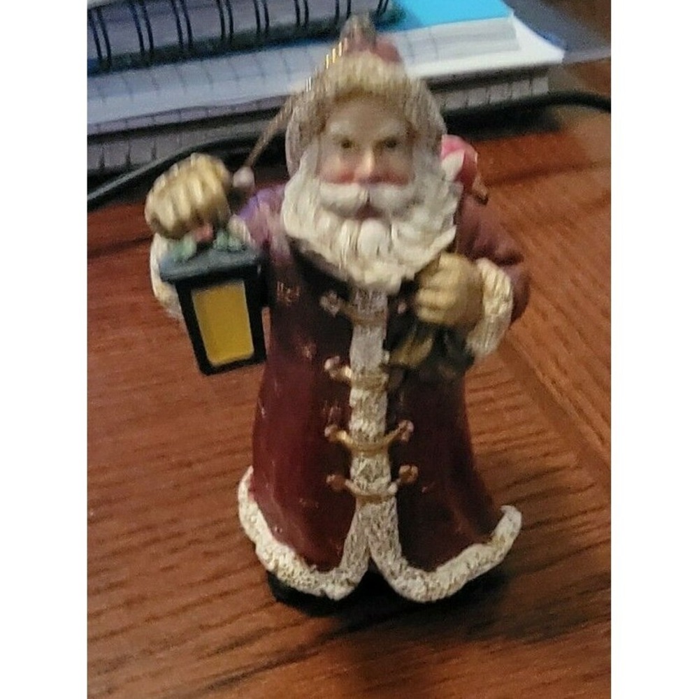 Santa‎ Claus Ornament , St Nick Santa   Presents 4" Tall Resin